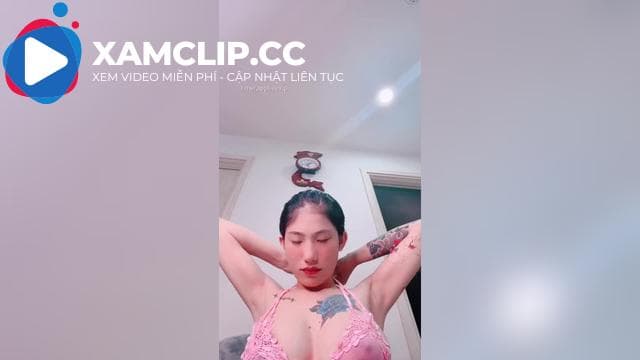 Bảo Trân 2k4 khoe bộ sưu tập áo ngực 7 sắc cầu vồng