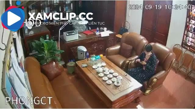 Anh chủ tịch bóp vú em giáo viên tại phòng làm việc trong giờ hành chính