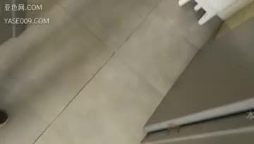 Quay lén toilet bị phát hiện và cái kết