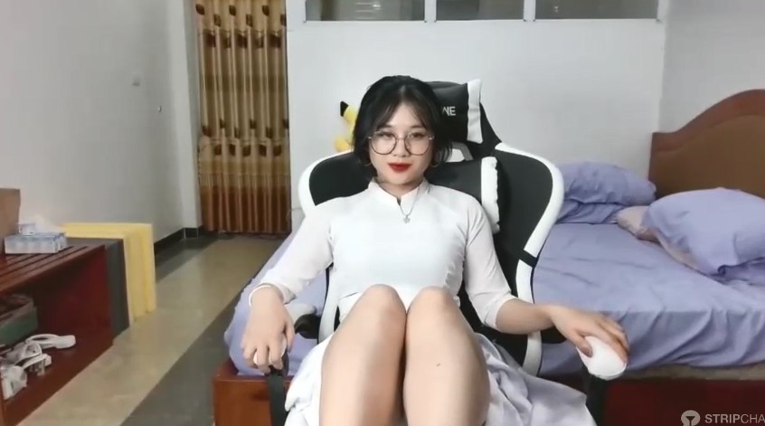 Chat sex cùng nữ xinh áo dài Anna Gấu cực phê