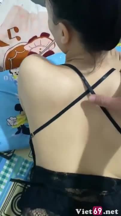 Đang doggy sướng thì em muốn bú cu