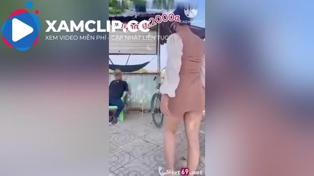 Mỹ Hạnh em cởi đồ cho bác nông dân ngồi hóng gió xem