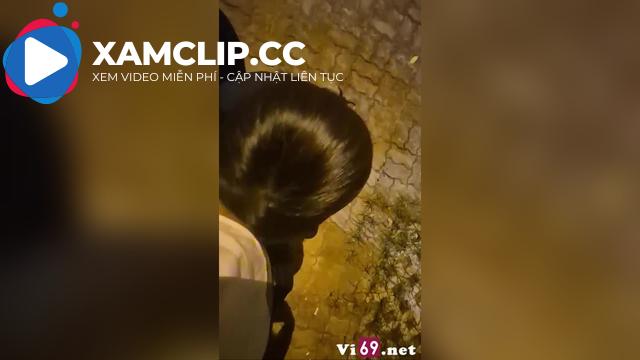 Khi em người yêu nghiện chơi public dừng xe giữa đường để em bú cu doggy