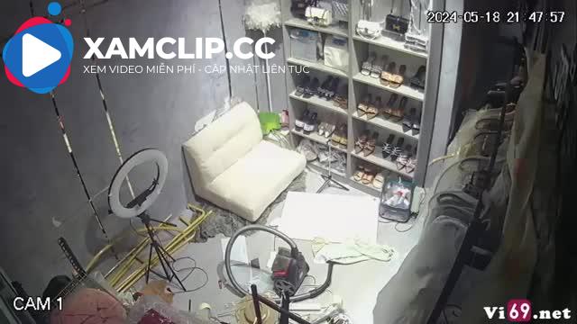 Hack camera em gái chủ shop thời trang vú to làm tình