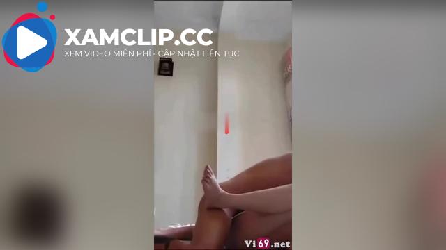 Đôi bạn thân lộ clip sex làm tình tự quay phim