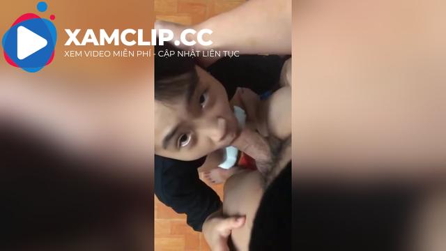 Em FWB bú cu cực ngoan để anh đút chim ngập miệng