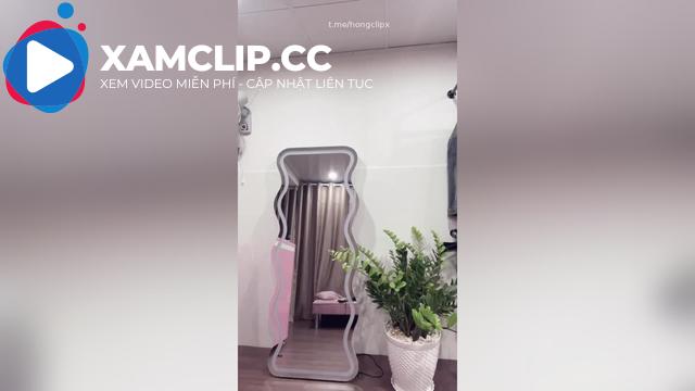 Helenna gây thương nhớ khi live với bộ hai mảnh mỏng tang như cánh bướm