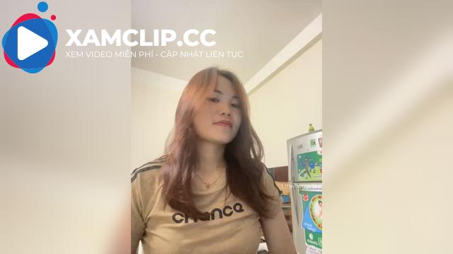 Chị Hương Emily_9x comeback với phiên live cực cháy