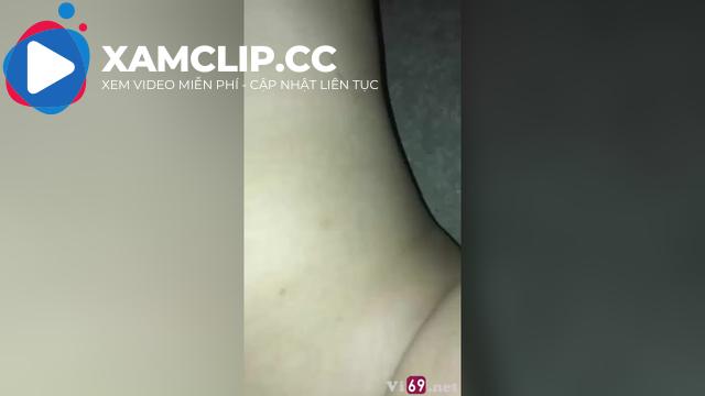 Nửa đêm lén lút sang chơi em ngay tại sân nhà
