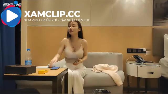 Em gái gọi xinh đẹp, dáng chuẩn