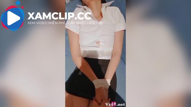 Em người yêu dẫn bạn về nhà trói tay cho anh chịch không bao trong bộ đồ công sở