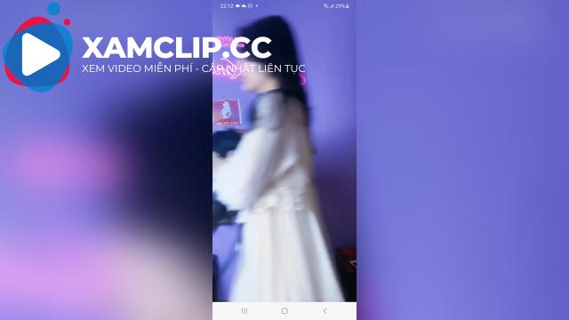 Jenny baby MMlive show hàng, anh em chấm em nó mấy điểm