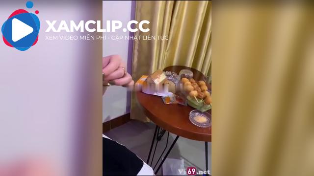 Em gái da trắng múp rủ đi nhậu nhưng mà là vào nhà nghỉ nhậu