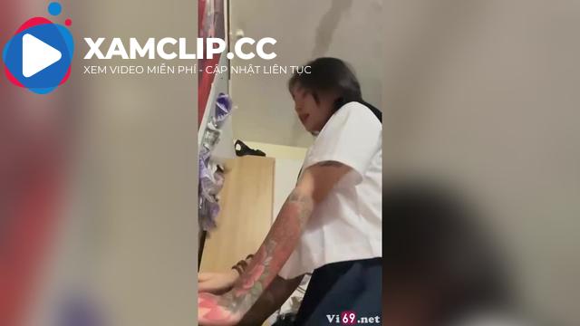 Anh trai xăm trổ chim cong chơi không bao với bé người yêu non tơ