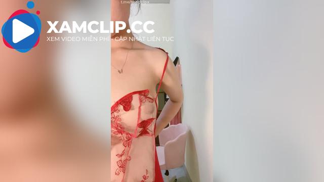 Idol Trà My đố các anh đoán số lông lách, đoán đúng vạch ti cho ngắm