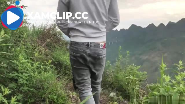 Cặp đôi hứng tình chịch nhau ngay trên núi