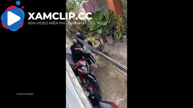 Nữ sinh cấp ba hấp diêm bạn trai trong nhà nghỉ
