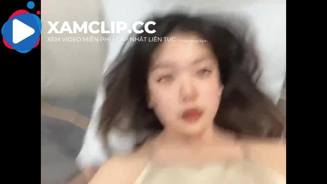 Em gái nứng lồn móc cua chảy nước bím