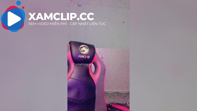 Ngọc Nhi (benhivt) live khóa phòng nhảy khoe mông mẩy vú to