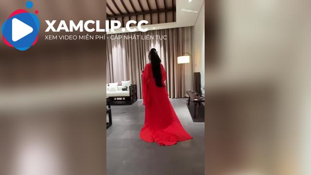 Rủ được bé đường đi khách sạn để đổi gió, mua cho em bộ đầm mới mặc thôi đã nứng rồi