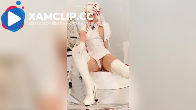 Tiến sĩ Zinie Quỳnh clip hot cô y tá và cái ống tiêm to tướng
