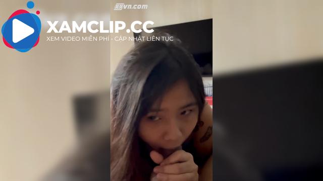 Em gái non tơ trổ tài bú cu làm anh sướng