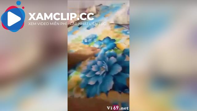 Em sinh viên năm nhất non tơ wax lông sạch sẽ rên rỉ cực dâm