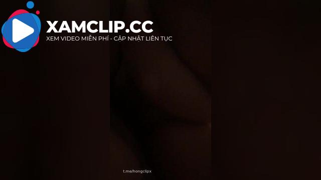 Cô giáo mê đồ hiệu body múp rụp cưỡi ngựa