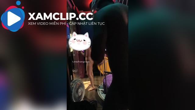 đưa em vào lồng rồi nhấp liên tục như ngựa hoang