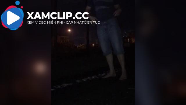 Vợ chồng mới tham gia cộng đồng public nên chỉ dám đi đêm