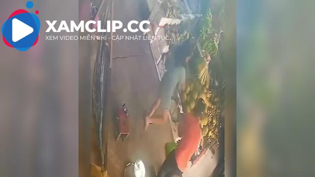 Clip vụ khách mua sầu riêng đòi thêm bưởi 5 roi đây có gì đâu mà hóng
