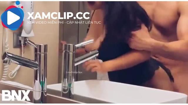 Doggy nhiệt tình con vợ vú dài rồi quay clip làm kỷ niệm