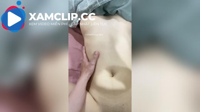 Ngày nào cũng nện nhau như gà, mà lên sóng 1 tí còn ngượng