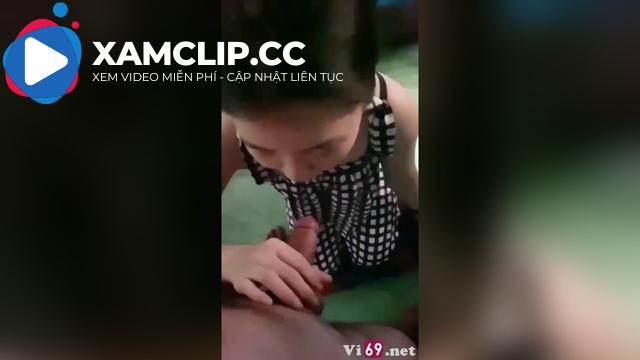 Qua phòng đón em mà em bắt cởi đồ cho em giải trí
