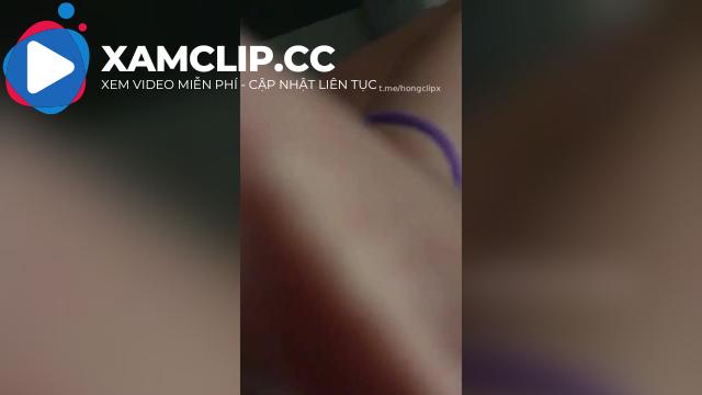Chăn được em sinh viên thích xúc xích nhưng còn ngại
