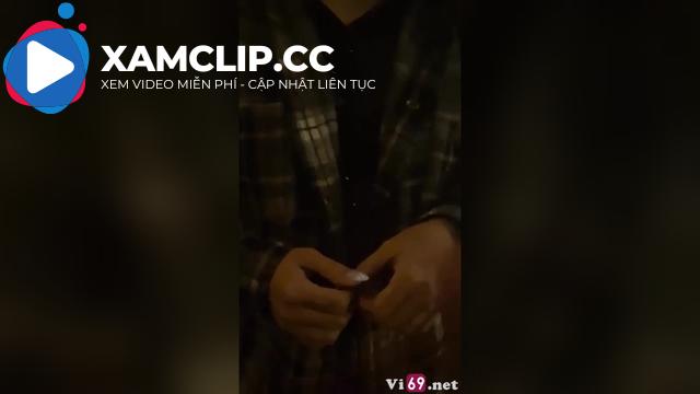 Khi em người yêu nghiện public khắp mọi nơi vườn hoa, ga tàu, hành lang