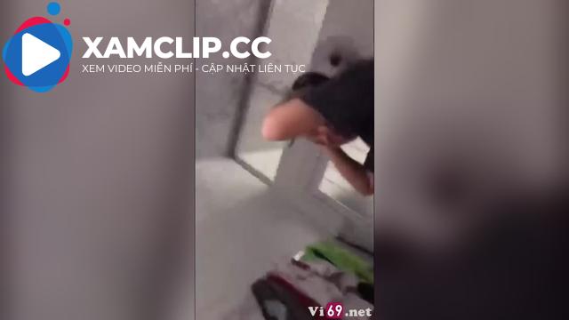 Bé nữ sinh khi tò mò về chuyện người lớn