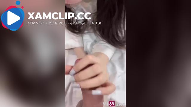 Sơ mi trắng tất lưới em nghiện cây hàng khủng của anh rồi