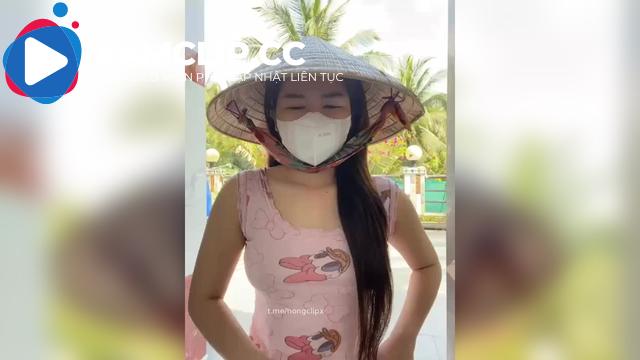 Thấy bảo gái quê hiền lành lắm mà sao livestream của em nó lạ lắm