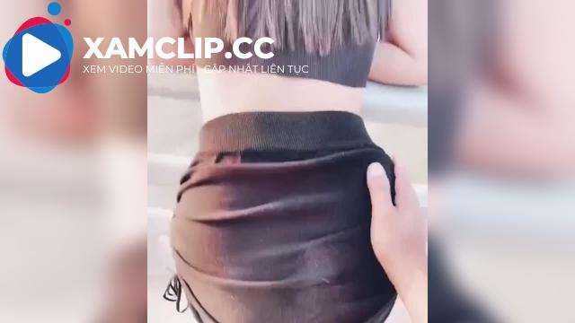 Móc bím em cực căng giữa hồ tay