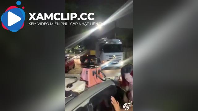 Cú gai public cực phẩm đụ nhau giữa đường