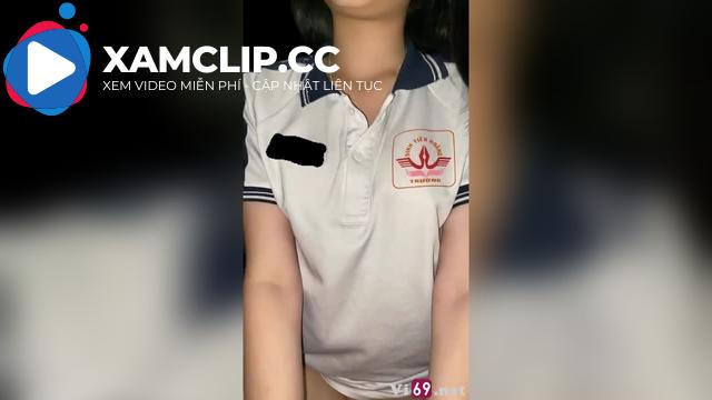 Trong bộ đồng phục trường em nữ sinh non tơ cực phẩm