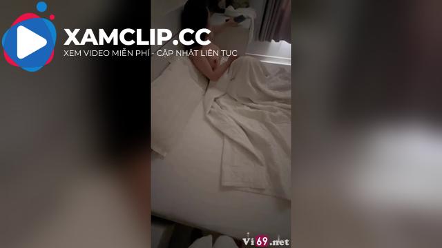 Lần đầu em thấy chim độ bi nên phải hướng dẫn em làm sao cho phê