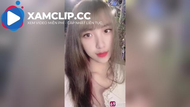 Hằng Xinh lúc đầu quay phim em còn giận dỗi lấy tay che