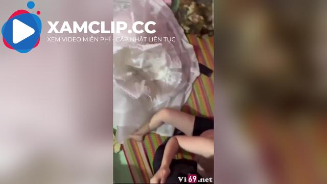 Lộ clip sex chịch cô dâu ngay trong tiệc cưới