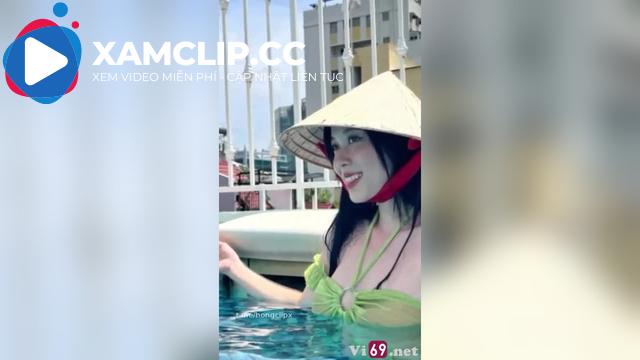 Em PG đội nón lá tụt quần gạ làm tình ở hồ bơi