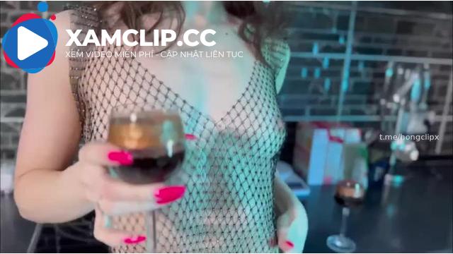 Chơi trần không bao với em gái Tây dâm mặc áo lưới sexy