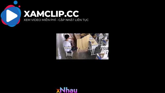 Cô giáo hiếp dâm học sinh