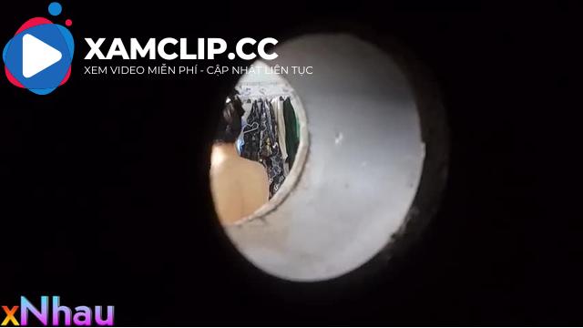 Quay lén dì họ tắm
