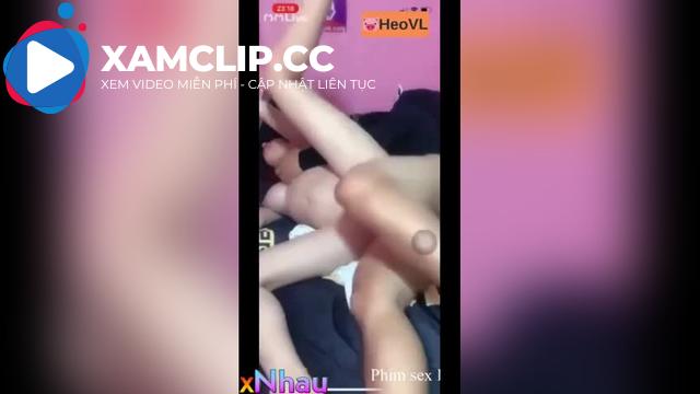 25.?Vợ nư’ng rủ chồng lên live địt phê lồz